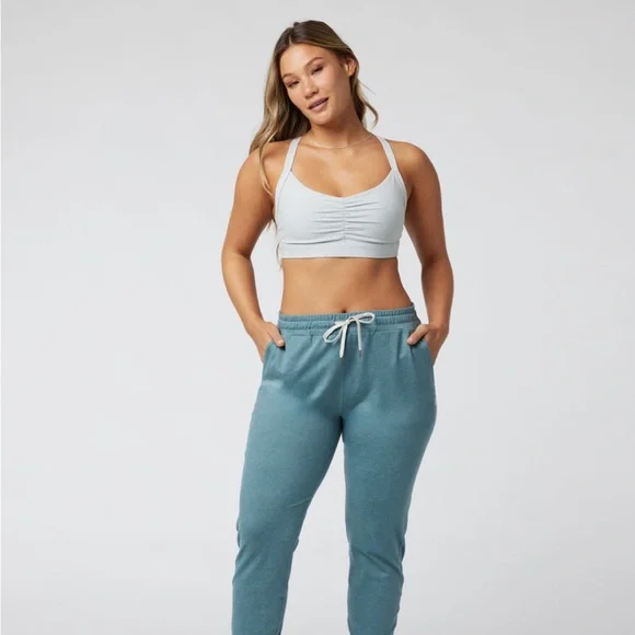 Vuori Women’s Performance Jogger Iron Heather - Picture 6 of 9